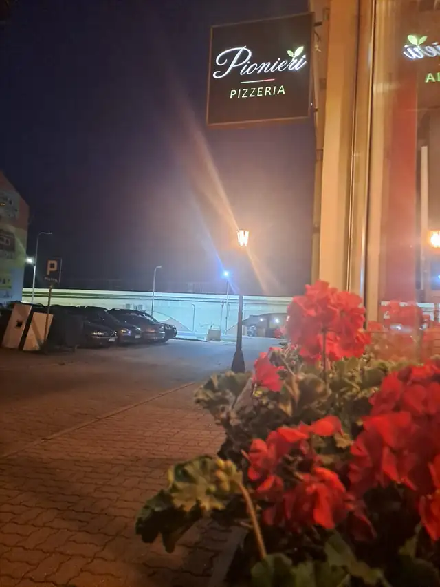 Szyld na kamienicy