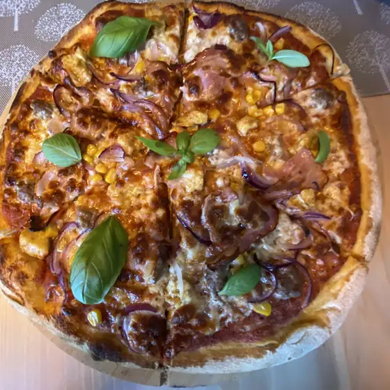 Pizza z bazylią